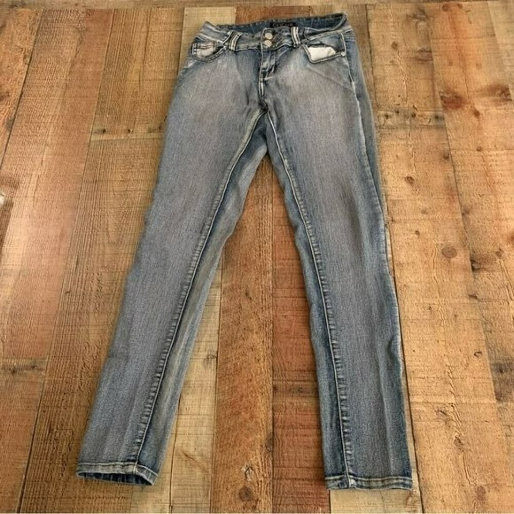 Crocker women's size 7 stretch denim low rise skinny jeans in medium blue